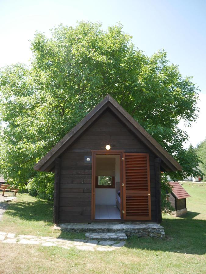 Bungalows Korana - Campsite Korana เซลิสเต เดรซิสโก ภายนอก รูปภาพ