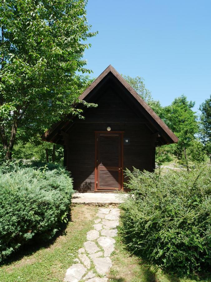 Bungalows Korana - Campsite Korana เซลิสเต เดรซิสโก ภายนอก รูปภาพ