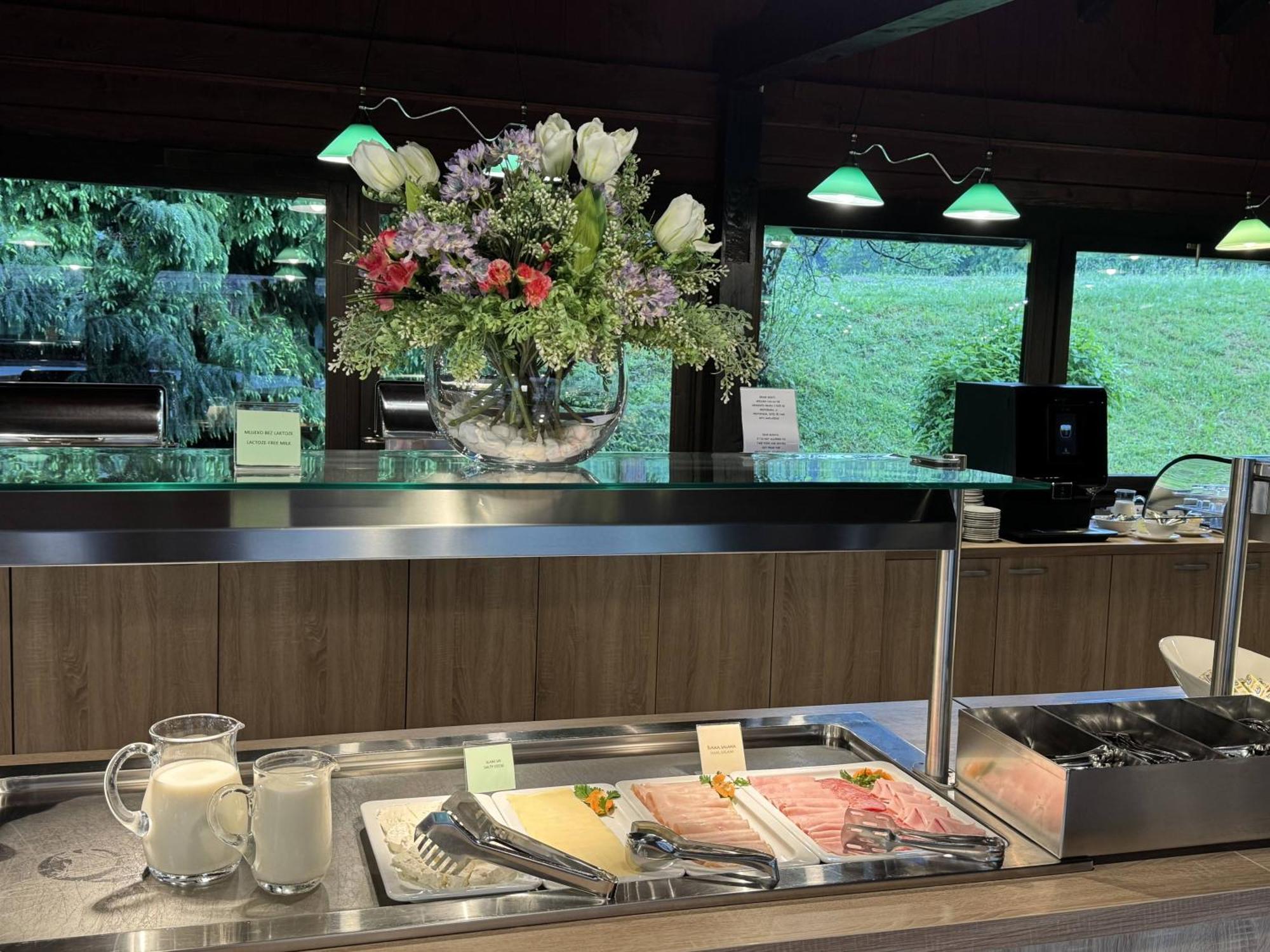 Bungalows Korana - Campsite Korana เซลิสเต เดรซิสโก ภายนอก รูปภาพ